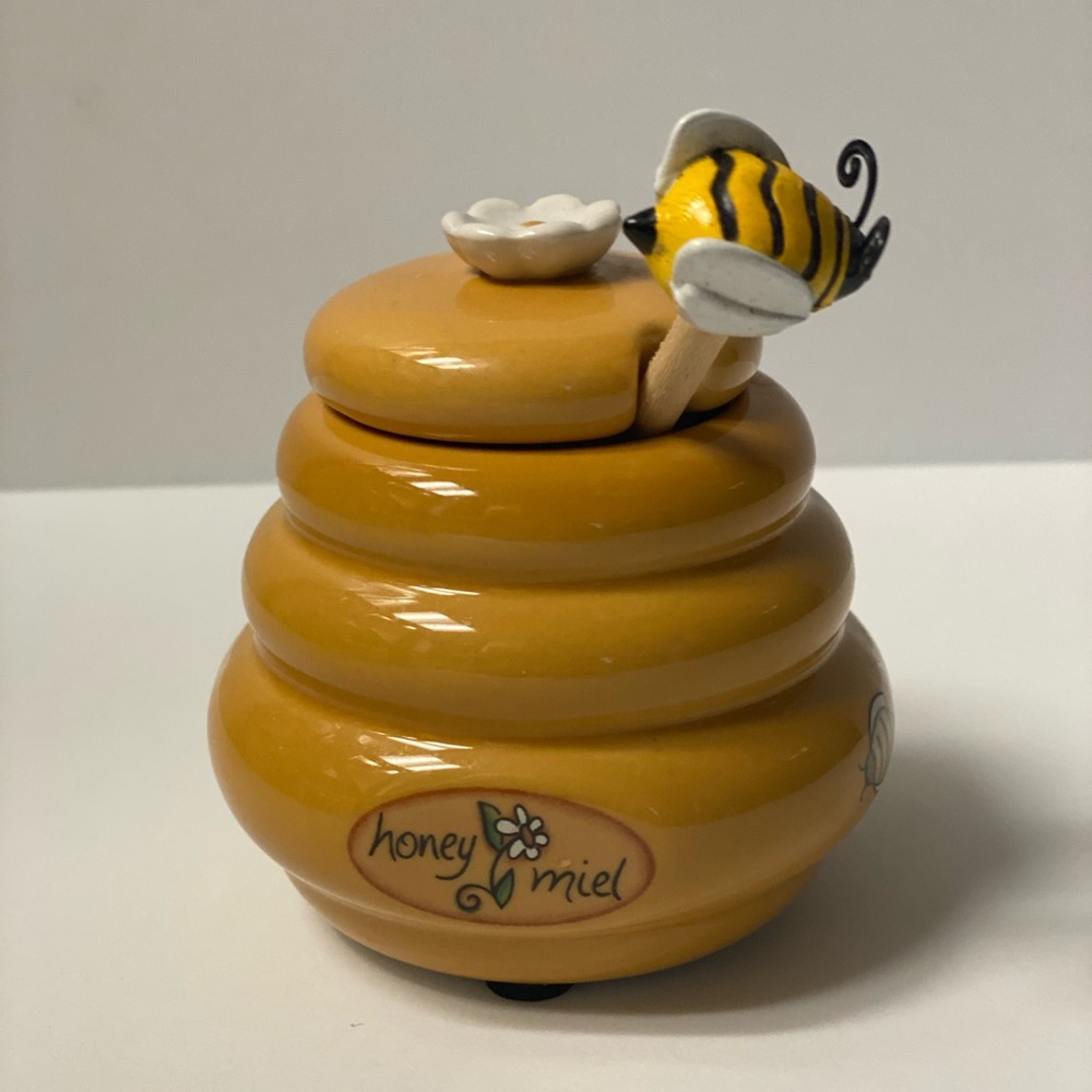 Joie Ceramic Bee Hive Honey Pot with Stirrer, New without tags